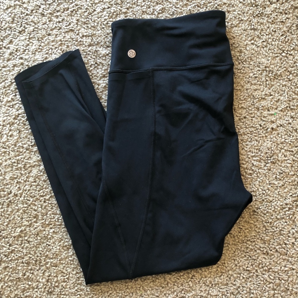 Zella high waisted studio lite 7/8 length leggings size L. Barely worn.